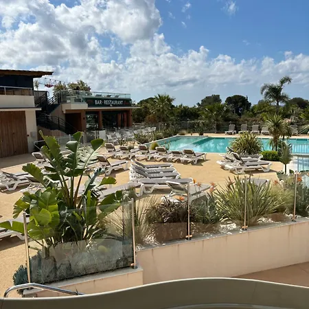 De Luxe, New, Top-of-the-range Amenities, Air Conditioning, Jacuzzi And Sea View * Saint-Raphael (Var)