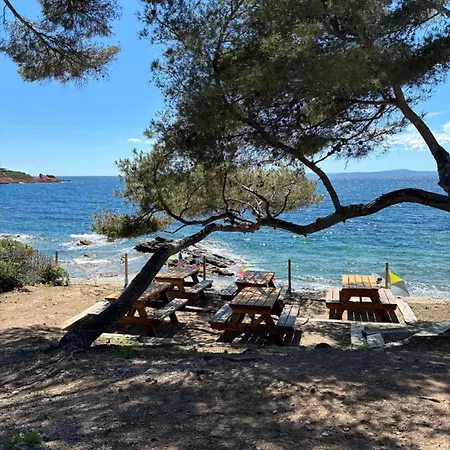 De Luxe, New, Top-of-the-range Amenities, Air Conditioning, Jacuzzi And Sea View * Saint-Raphael (Var)