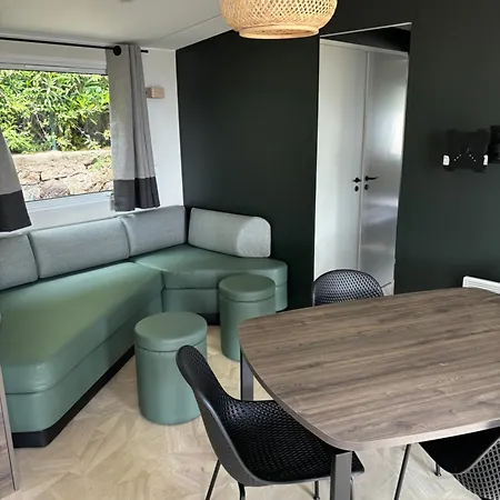 シャレー De Luxe, New, Top-of-the-range Amenities, Air Conditioning, Jacuzzi And Sea View Saint-Raphaël